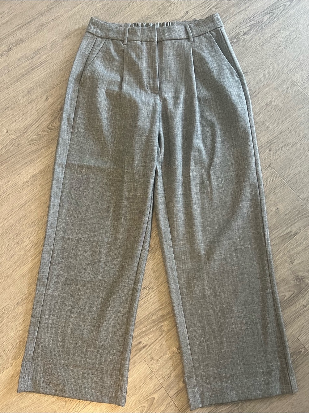 Old Navy Gray Pleated Straight Leg Trousers | 90s Corporate Chic - Picture 3 of 8